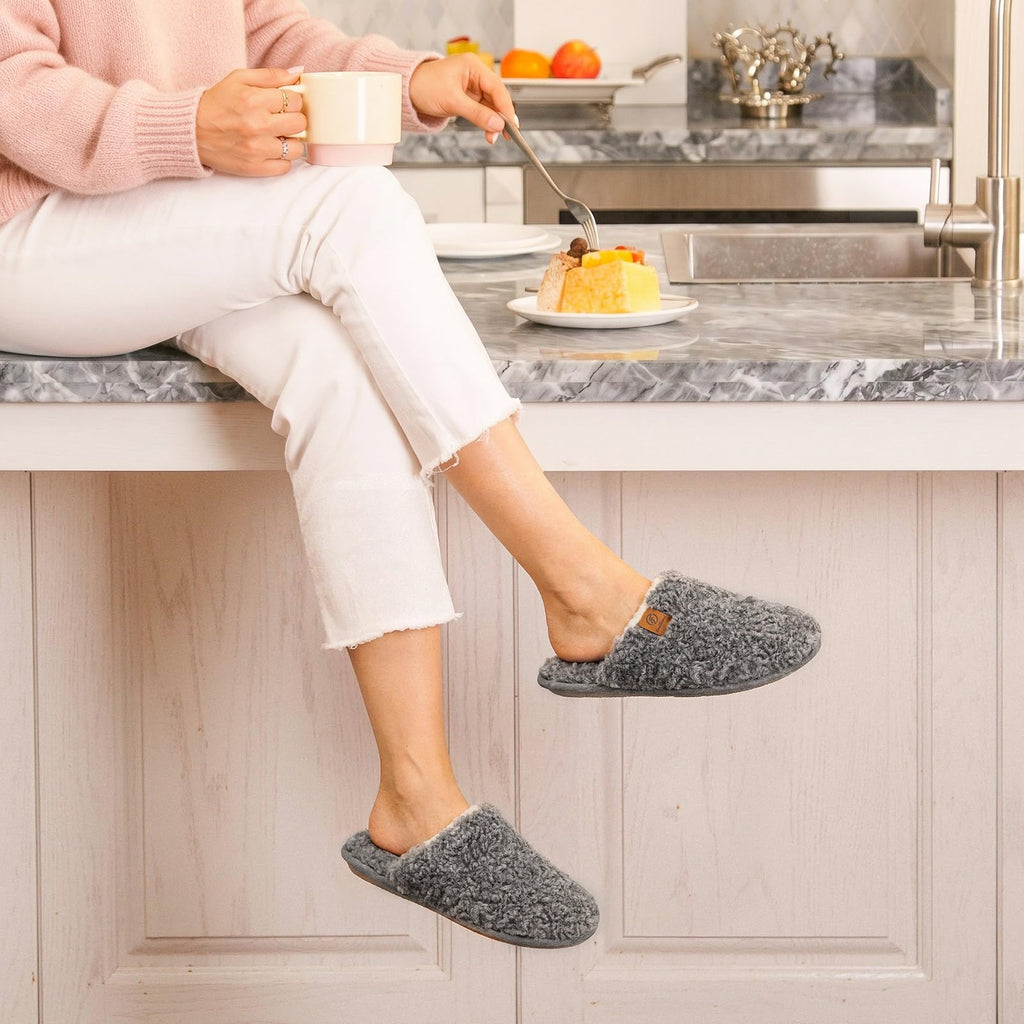 EverFoams Women's Fuzzy Slippers Warm Cozy Memory Foam Indoor House Shoes